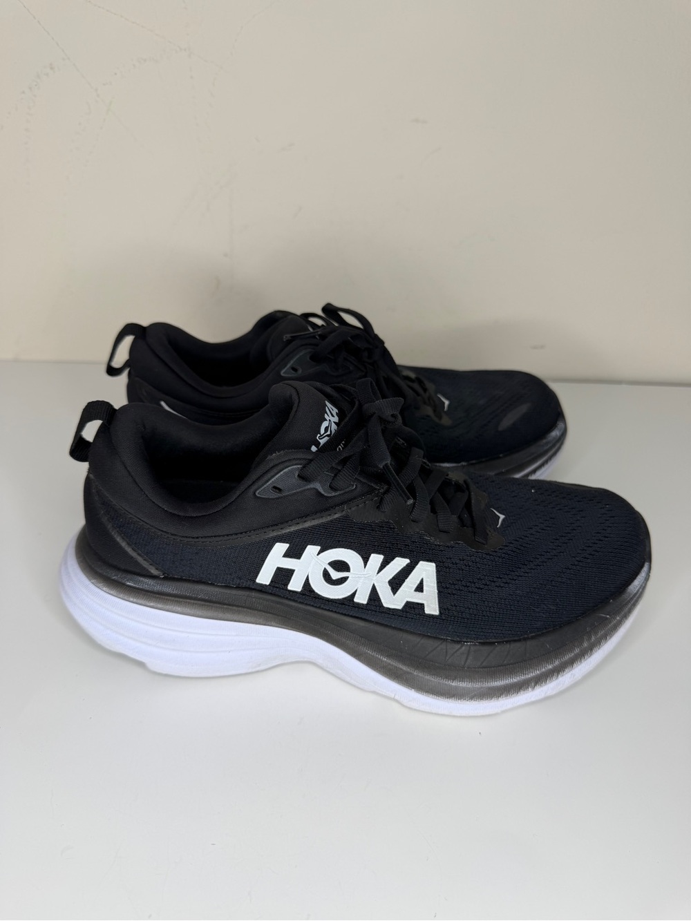 Hoka One One Bondi 8 Black 1127952 BWHT Running Shoes Sneakers Women’s Size 7.5B